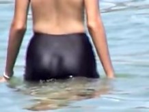 Spying candid asses in latex of matures in the water 07c