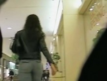 Bunny packed her ass in tight jeans in a candid street video