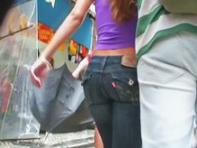 Sexy babe with kinky nice ass on street candid cam