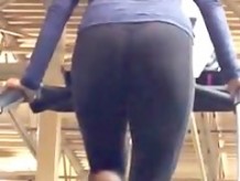 Sexy Latina working in her booty vid2