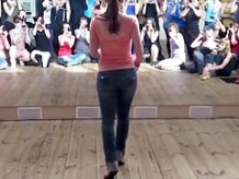 Sensual Dance- Look at her move that booty