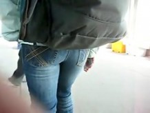 Hot teen ass in jeans 3