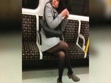 chicas pantimedias en metro