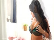 Adolescente asiática súper linda hace porno amateur casero