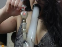 Daisy Dabs POV gives blowjob while smoking bong and gets facial