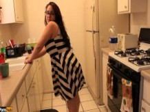 Quickie w/ Daisy Dabs 2:Latina teen gets ass pounded in kitchen