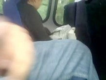 exitado con chica en el bus