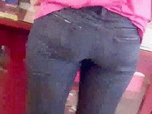 Nice ass & butt in jeans at liquor store