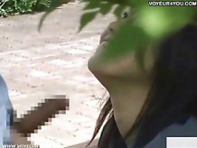Linda chica de escuela japonesa sexo al aire libre