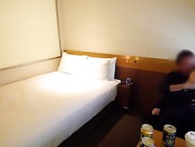 [Video COMPLETO] Completamente real [casero] [Cámara oculta] Japonesa amateur TOKIO 29 años Tutor de copa F Profesora de grandes tetas y reunión secreta en el hotel