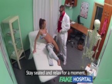 FakeHospital caliente morena paciente regresa anhelando la gran polla de los doctores