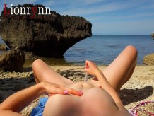 FPOV, masturbación en playa pública, casero, Lionrynn