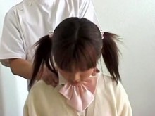 Adolescente asiática perfecta disfruta de un masaje erótico voyeur caliente