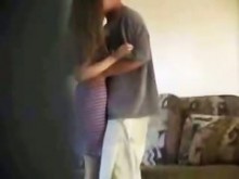 Joven pareja adolescente folla en cámara oculta