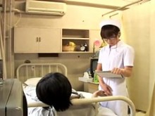 Japonesa nerd obtiene su trasero rociado en video de sexo japonés