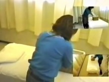 lindo japonés amplio el toque de los dedos en spy cam masaje video