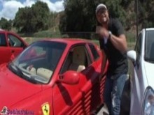 Follando sobre el capó de un Ferrari