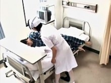 Polvo japonés duro para una enfermera caliente en el hospital