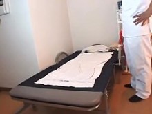 Adolescente de gran botín expuesta en video de sala de masajes