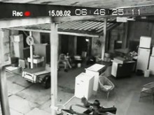 Compañeros de trabajo tomando un descanso captados follando en un vídeo de cámara de seguridad