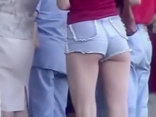 Chica en pantalones cortos sexy