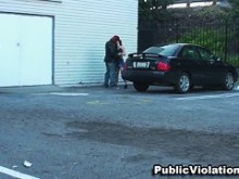 Actos sexuales en el estacionamiento de la iglesia