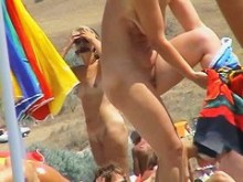 Vídeo amateur de unas nenas en la playa