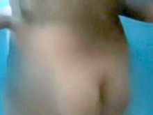 en la cabaña de la playa capta tetas y protuberancias desnudas