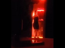 Wildjay masturbándose delante de una empleada de librería