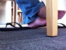 Hidden Footsie en la biblioteca, necesita tiempo pero le gusta