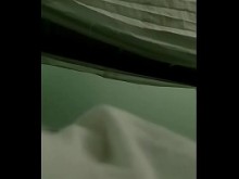 Salón de masaje asiático Cam 9, Masseuse estaba tan interesado en mí que me dejó follar gratis y la dejé con un pastel de crema.
