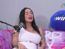 sarafilms Podcast se sale de control y me masturbo el culo con juguete anal (PREGUNTAS INCOMODAS)xxx