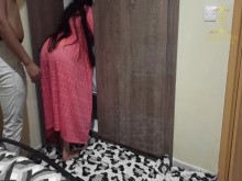... Una breve película pornográfica, elegí la puerta de mi tía en el Shomber, dándome follando a mi hormiga en su habitación