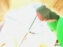 Porno tropical upskirt (falso) de una mamá caliente con un vestido verde apretado que muestra el culo y el pus