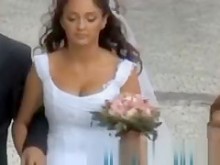 Novia en una caminata
