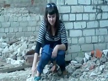 Mujeres atrapadas en un edificio antiguo