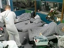 Gran hijastro hermano sexo debajo de la manta