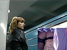 Sensacional upskirt sexy nylons (falso)