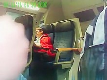 Masturbación pervertida en el tren