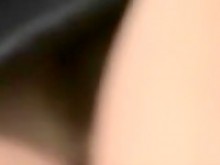 Video exhibicionista Chica sexy mostrando su coño en un bar