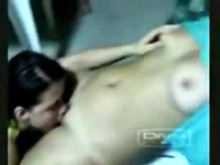 niña latina lesbianas divirtiéndose. Aficionado