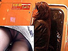 Beauty in Stripper Boots Upskirts (falso)