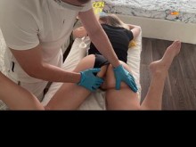 ¿Quieres más que un masaje? Luego extienda las piernas y vacíe la billetera