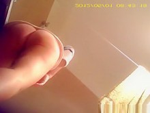 Esposa con coño peludo desnudo