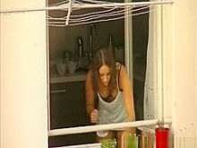 filma a su vecino caliente en su cocina