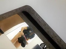 Súper sexy milf en la cabaña de vestir