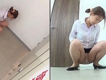 Japonés mojándose en el baño