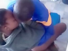 Atrapado follando en clase