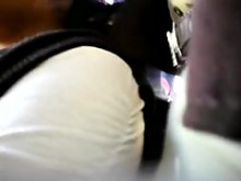 Toque en la chica del hombro