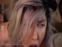 Sudado y mirándome a los ojos mientras me corro